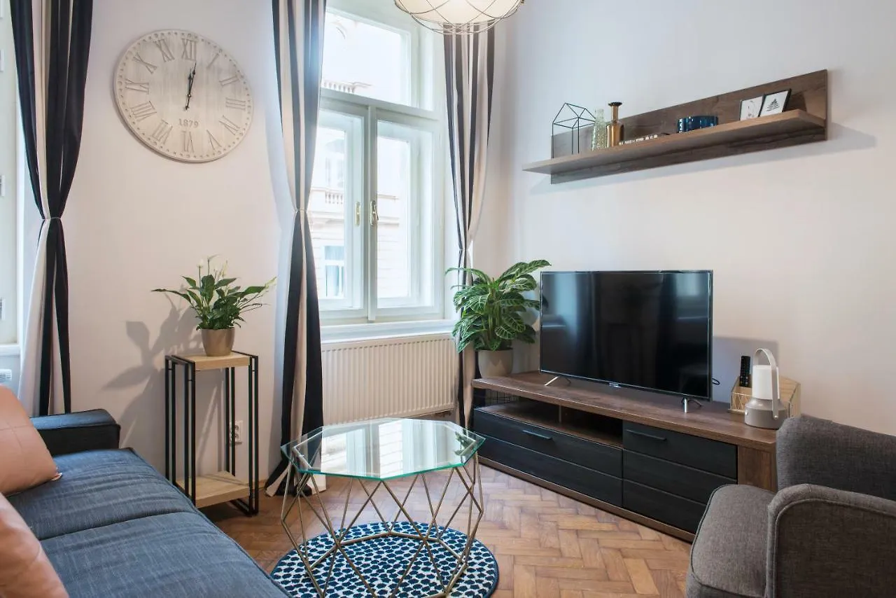 Kent Ridge Loft Apartment Prague