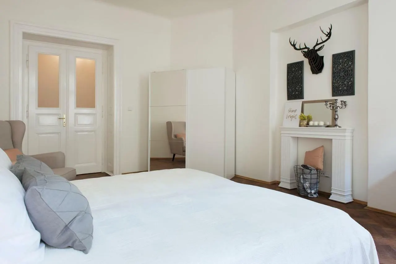 Kent Ridge Loft Apartment Prague