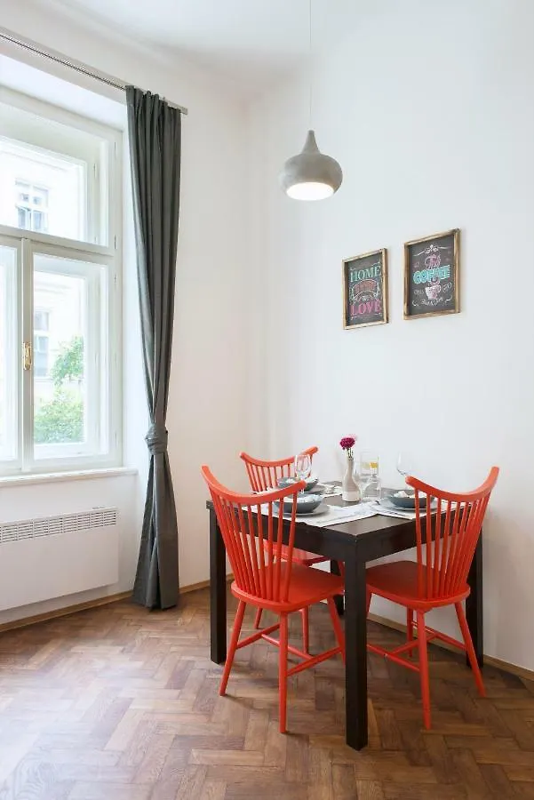 Kent Ridge Loft Apartment Prague