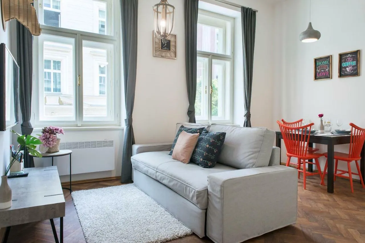 Kent Ridge Loft Apartment Prague
