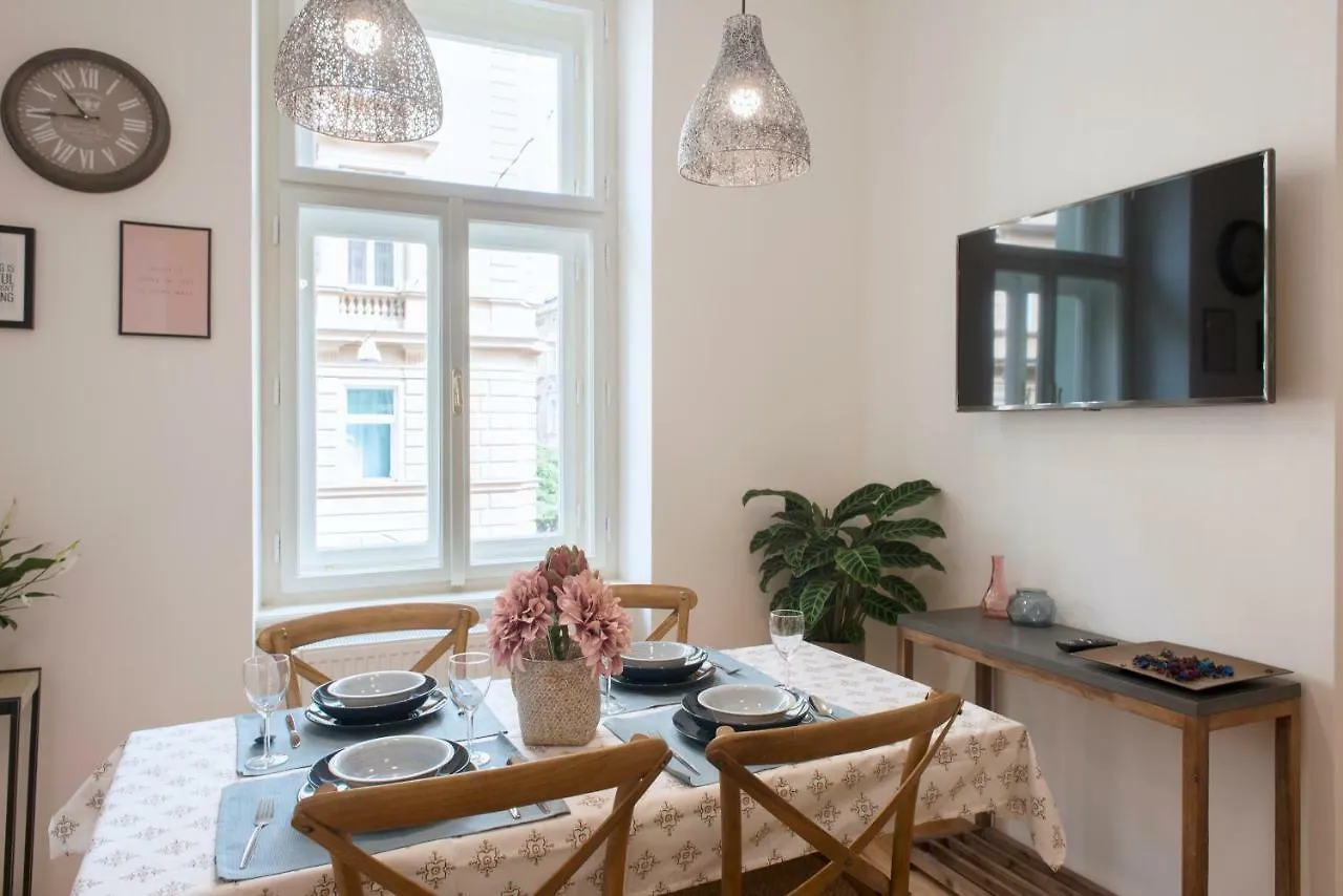 Kent Ridge Loft Apartment Prague